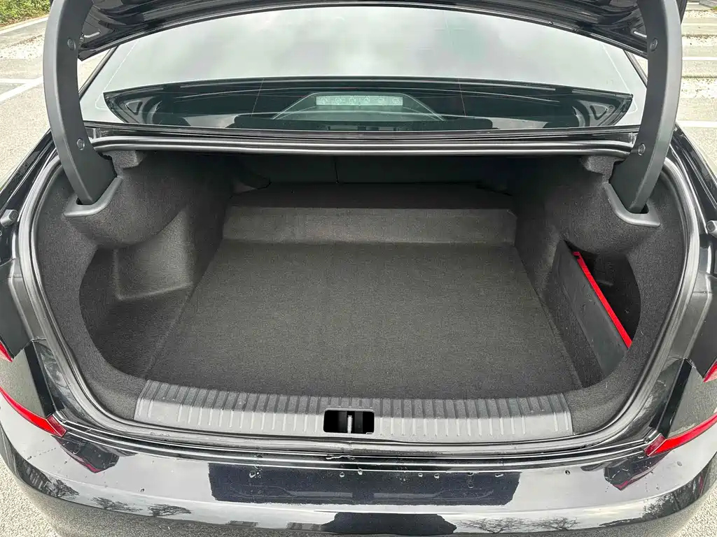 VOLKSWAGEN PASSAT 2022