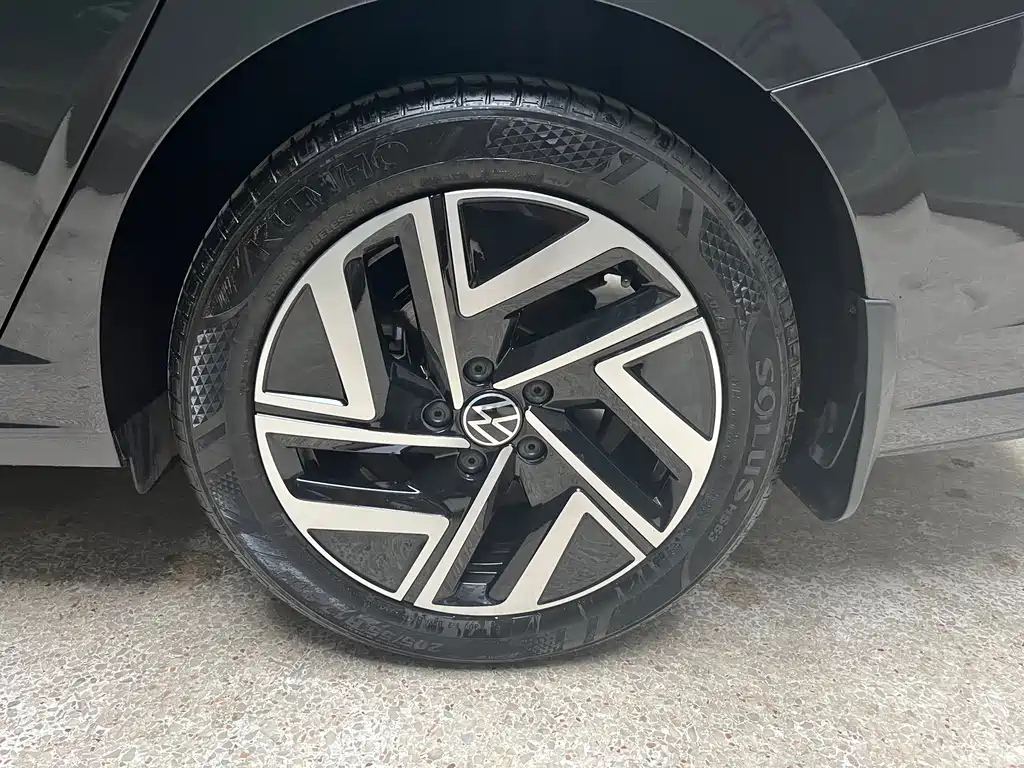 VOLKSWAGEN SAGITAR 2023
