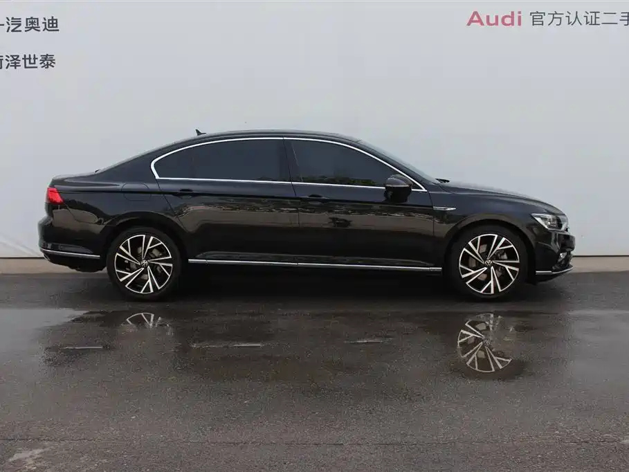 VOLKSWAGEN MAGOTAN 2022