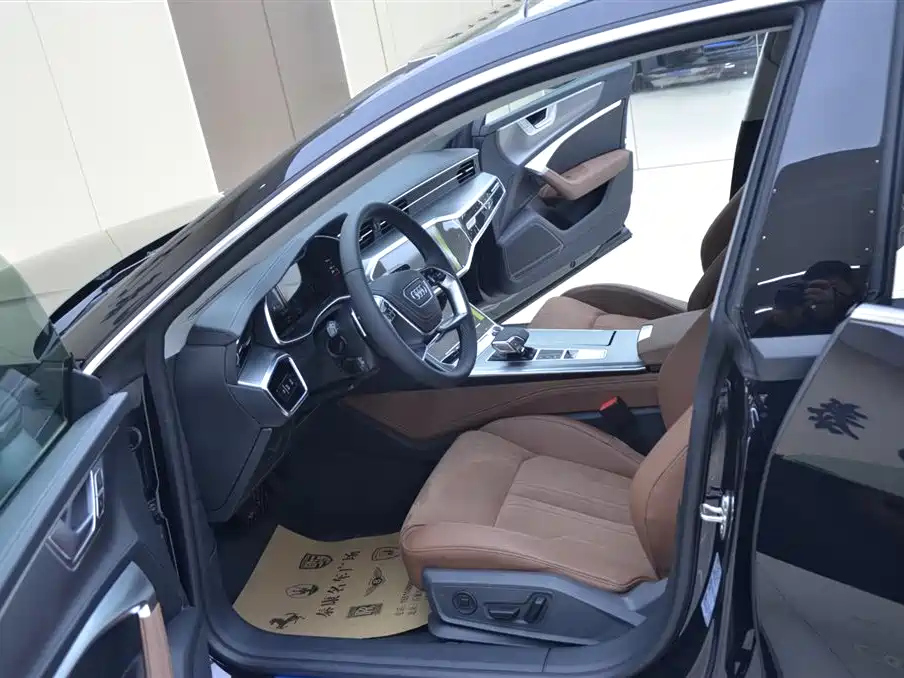 AUDI A7L 2024