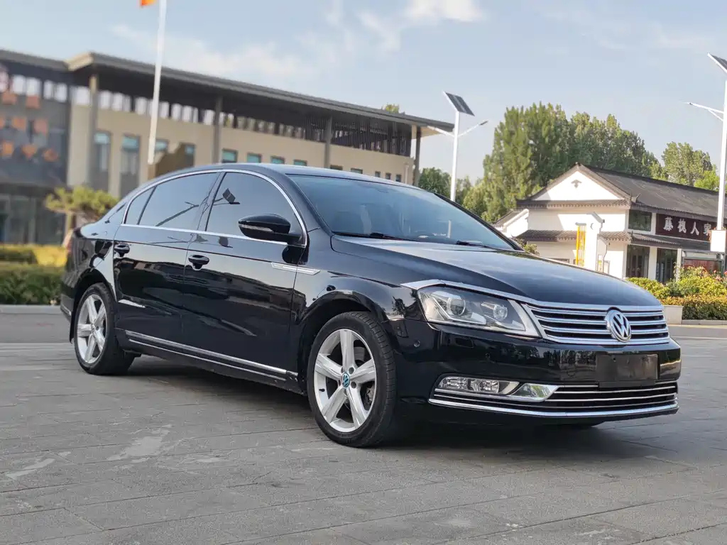 VOLKSWAGEN MAGOTAN 2016