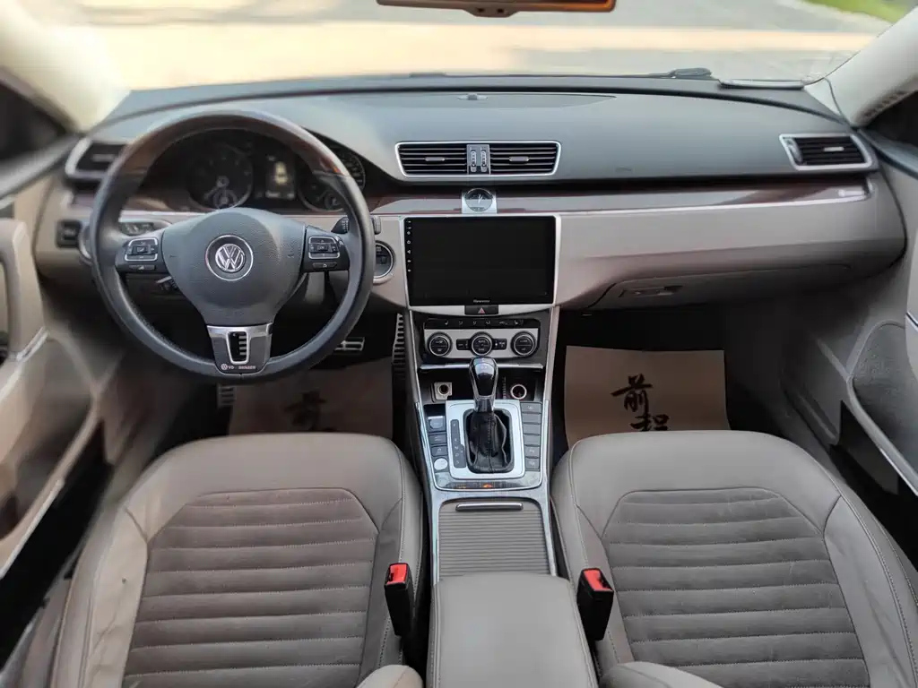 VOLKSWAGEN MAGOTAN 2016