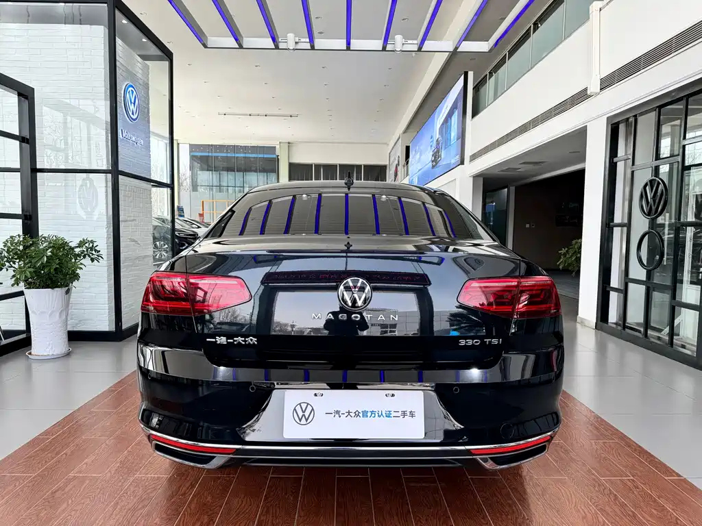 VOLKSWAGEN MAGOTAN 2021