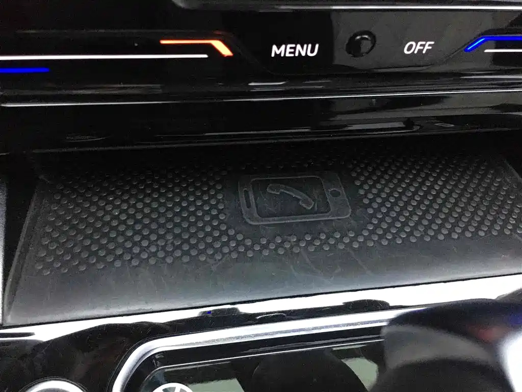 VOLKSWAGEN MAGOTAN 2022