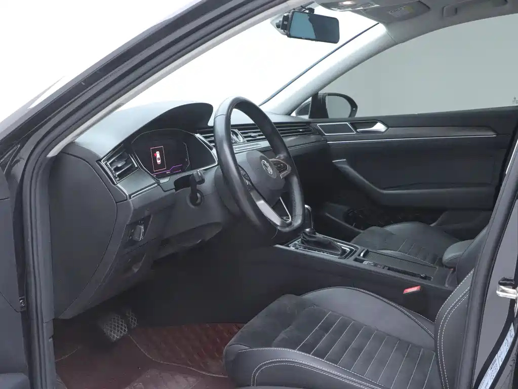 VOLKSWAGEN MAGOTAN 2020