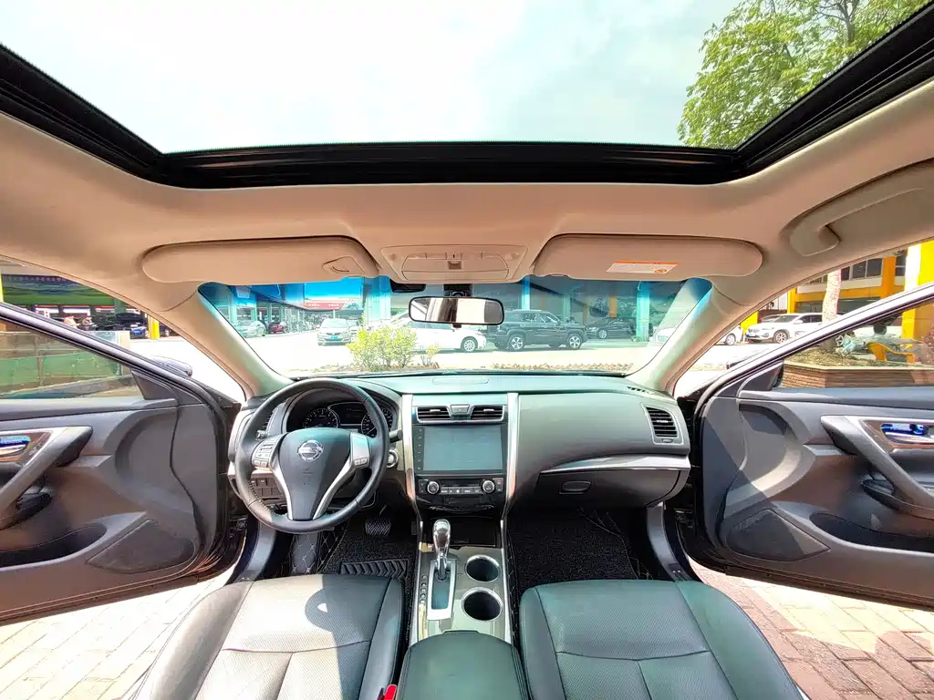 NISSAN TEANA 2016