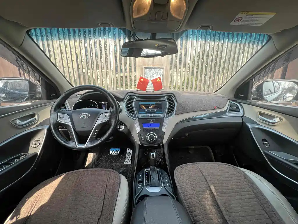 HYUNDAI SANTAFE 2014