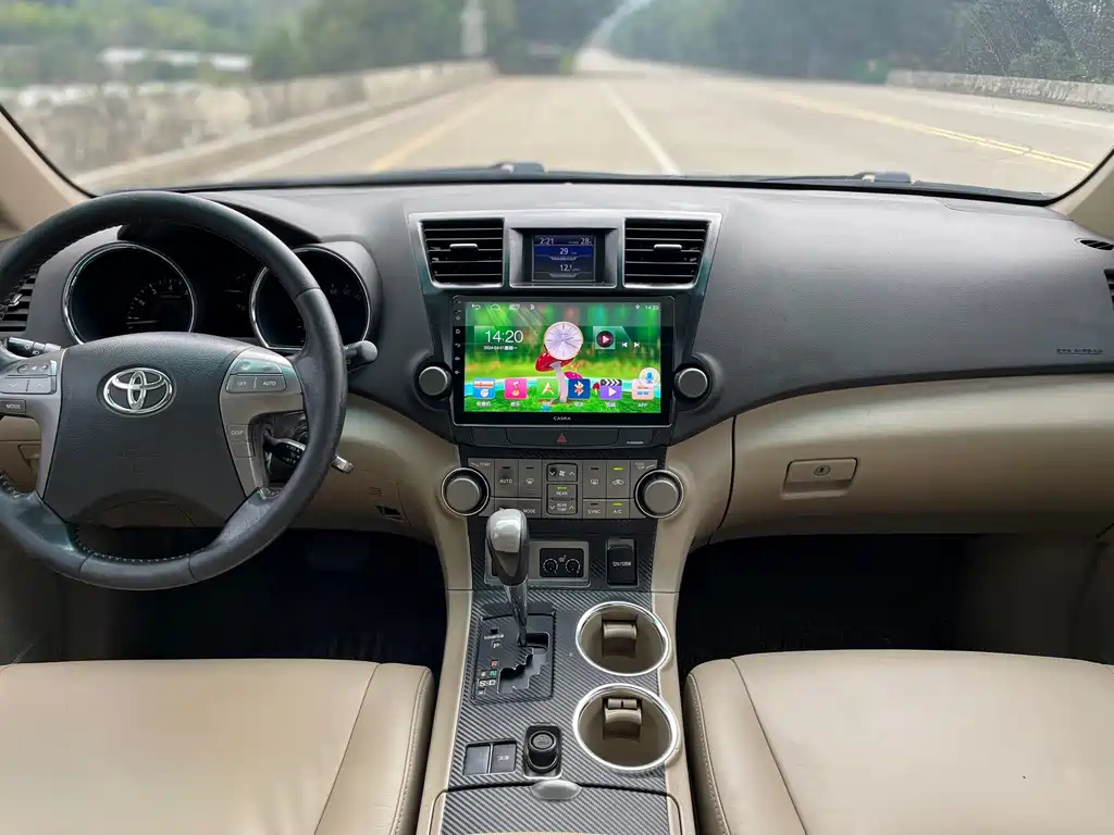 TOYOTA HIGHLANDER 2010