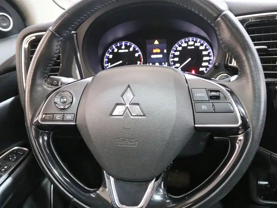 MITSUBISHI OUTLANDER 2019