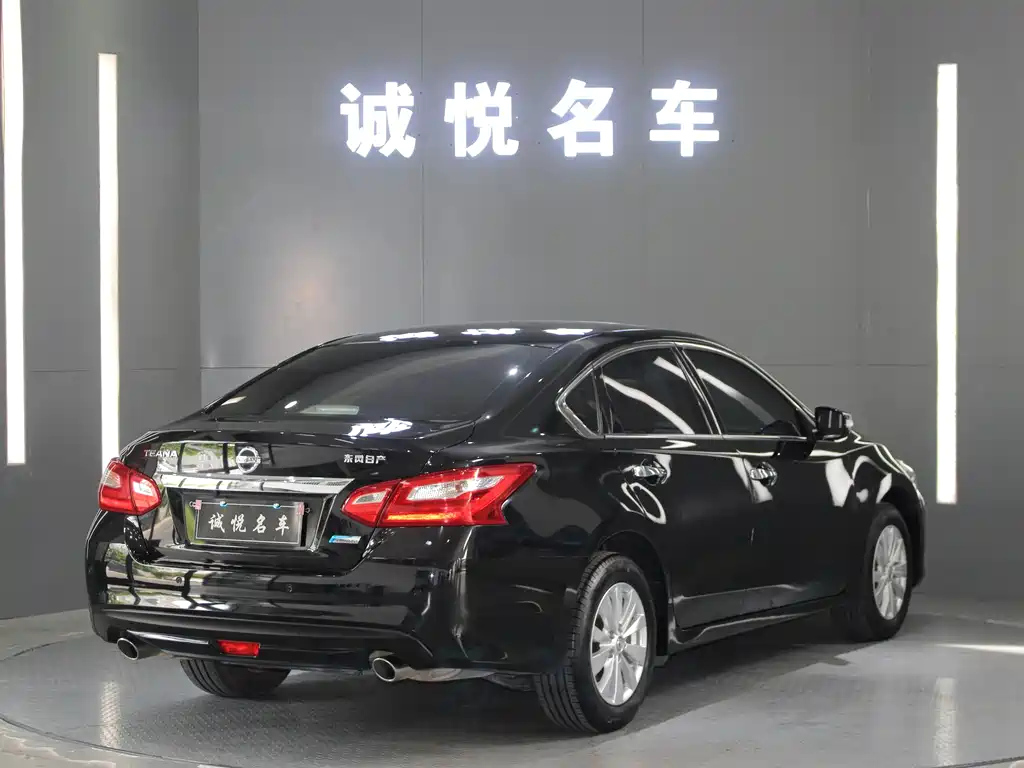 NISSAN TEANA 2019