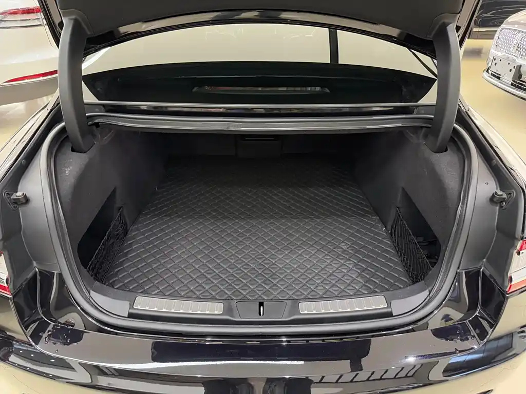 LINCOLN CONTINENTAL 2019