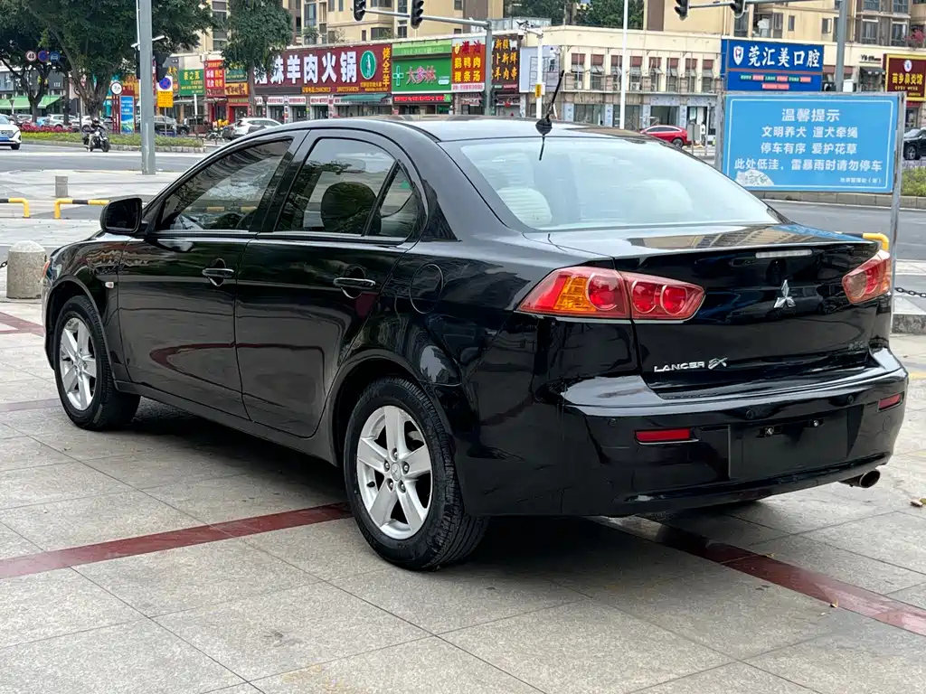 MITSUBISHI LANCER EX 2010