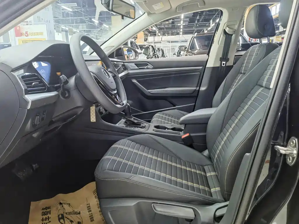 VOLKSWAGEN LAVIDA 2021