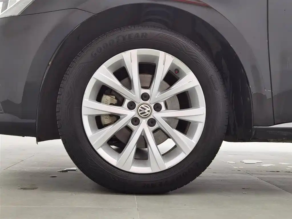 VOLKSWAGEN LAVIDA 2017