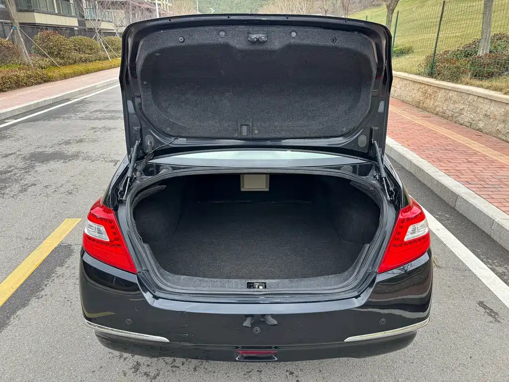 NISSAN TEANA 2009