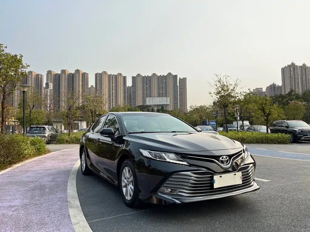 TOYOTA CAMRY 2019