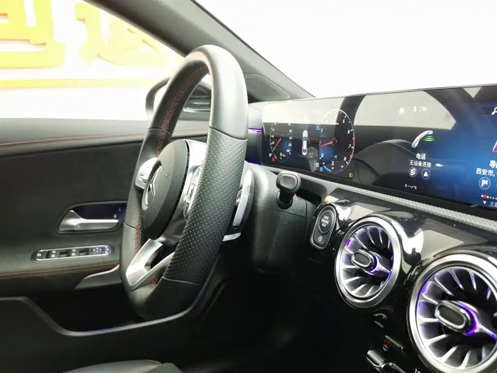 MERCEDES BENZ CLA 2022