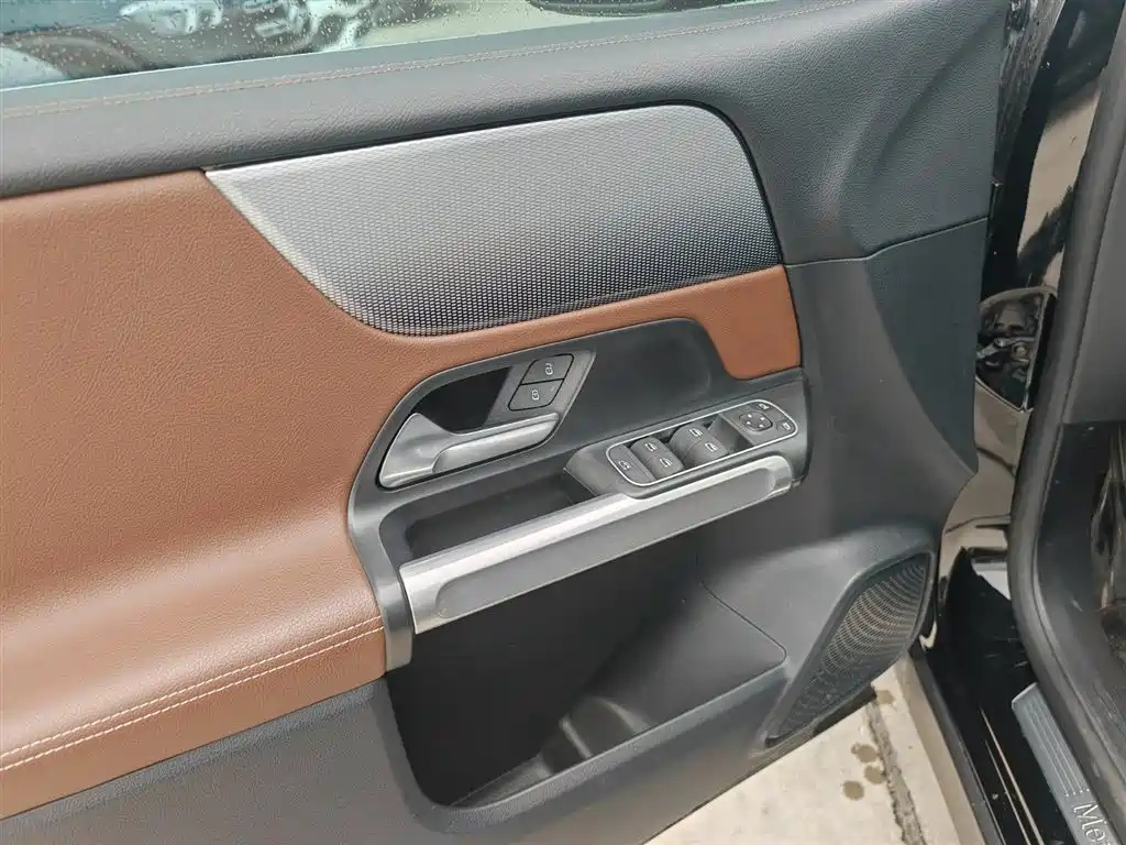 MERCEDES BENZ GLB 2022