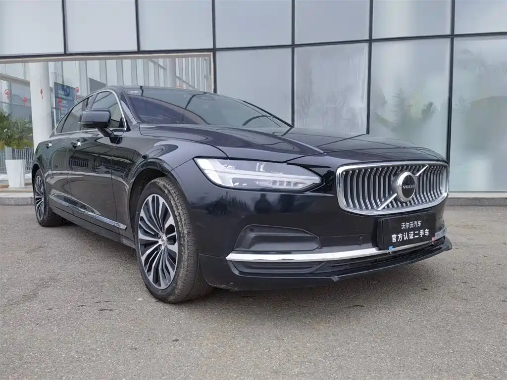 VOLVO S90 2022