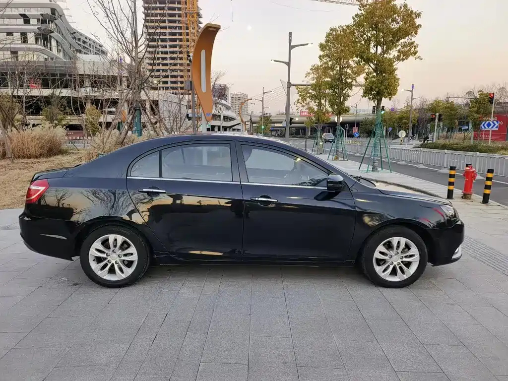GEELY AUTO EMGRAND 2015