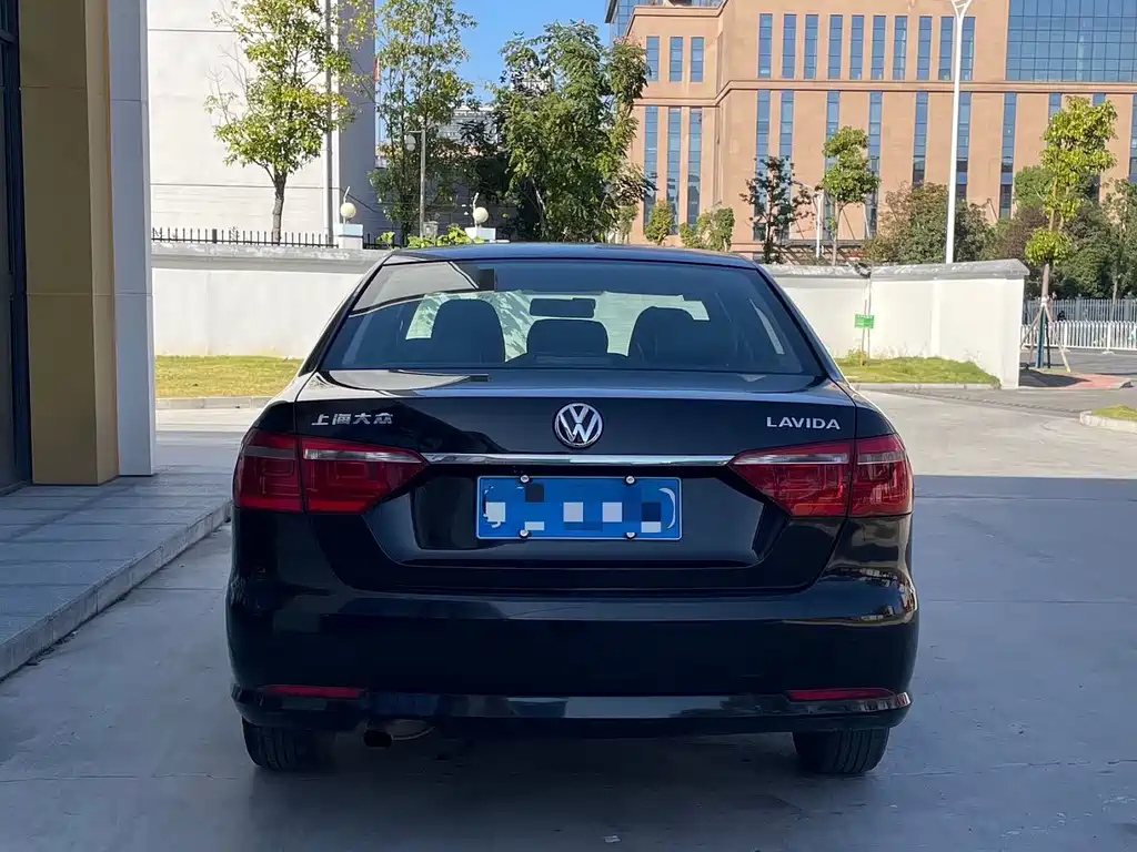 VOLKSWAGEN LAVIDA 2016