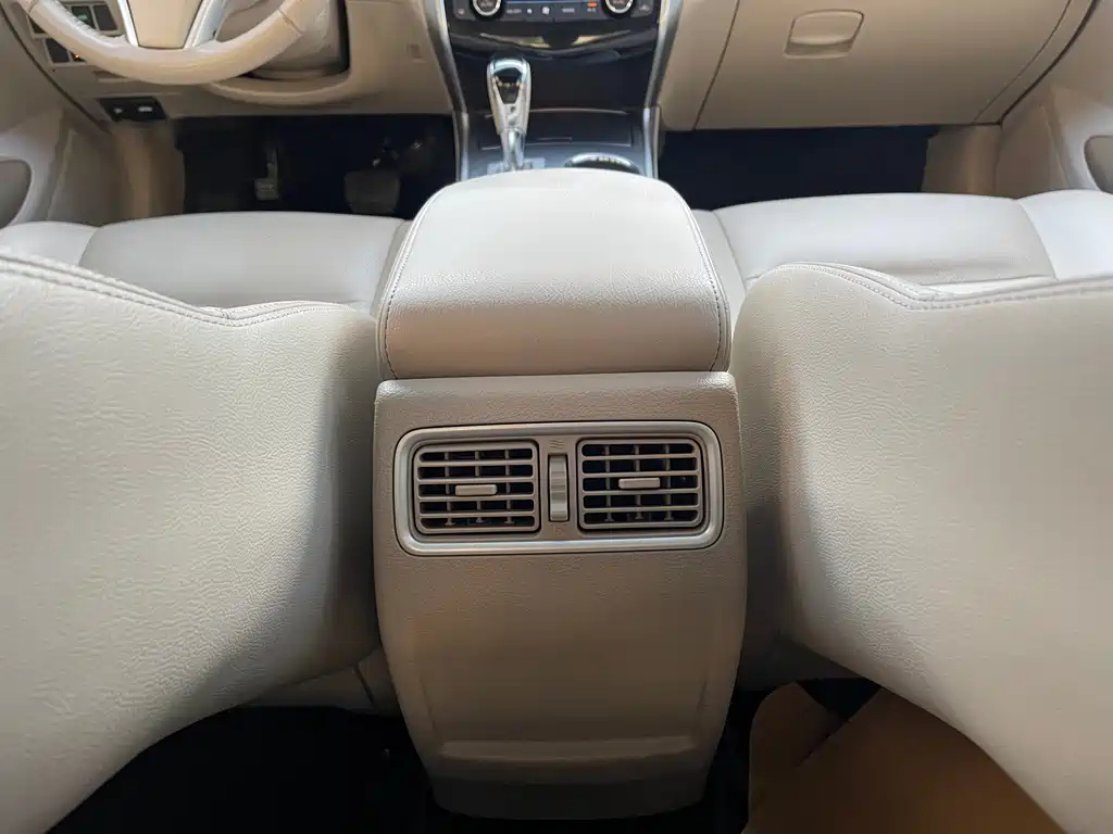 NISSAN TEANA 2018