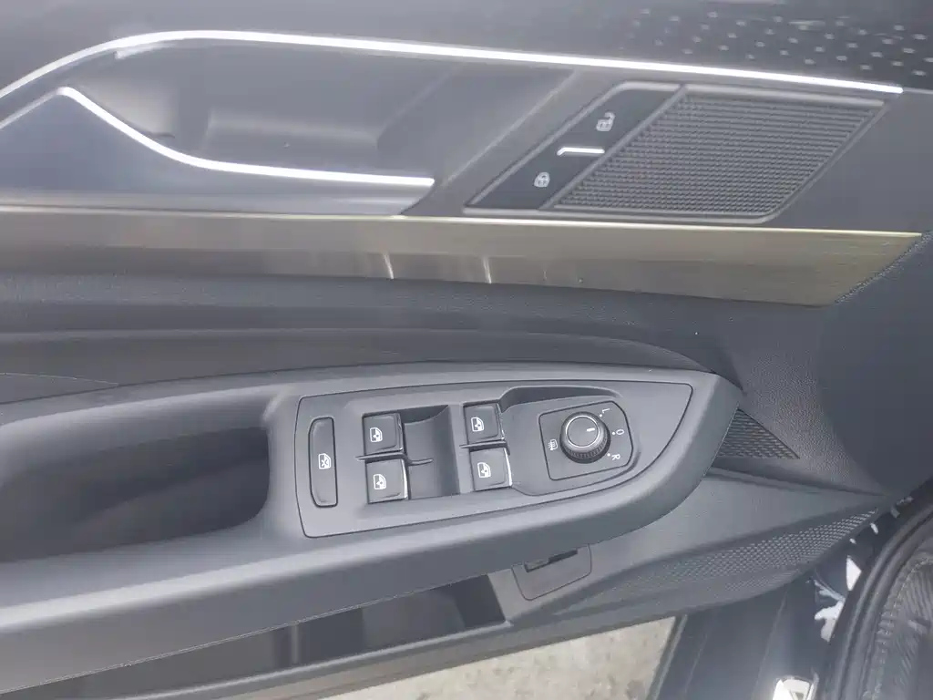 VOLKSWAGEN PASSAT 2021