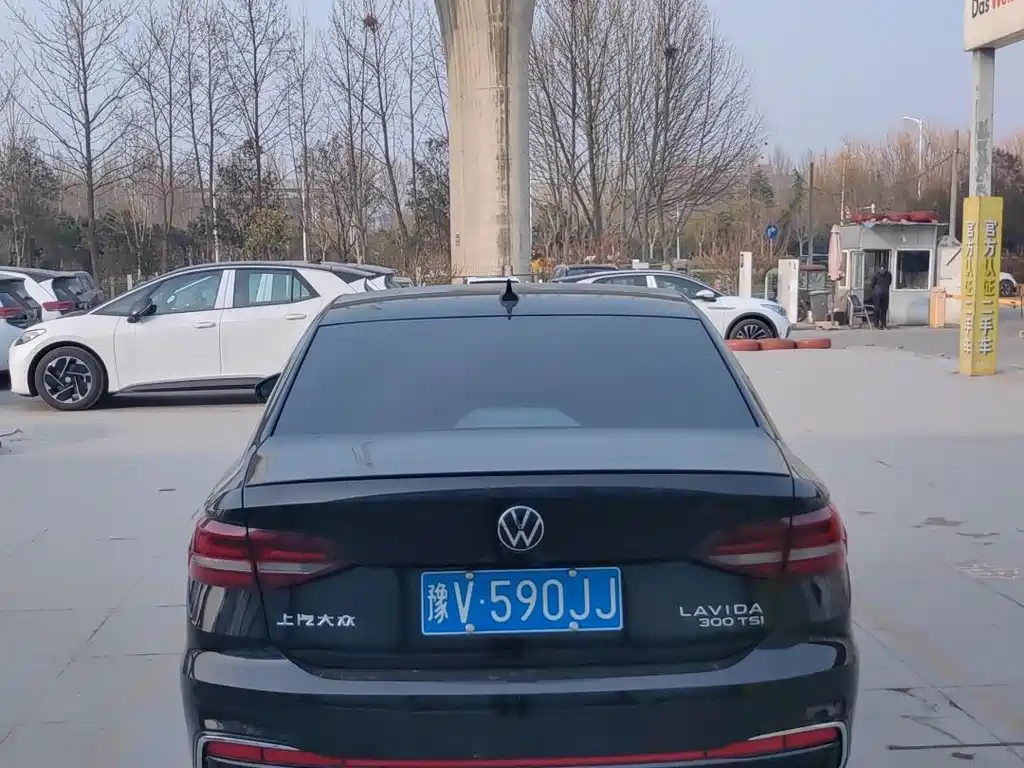 VOLKSWAGEN LAVIDA 2023