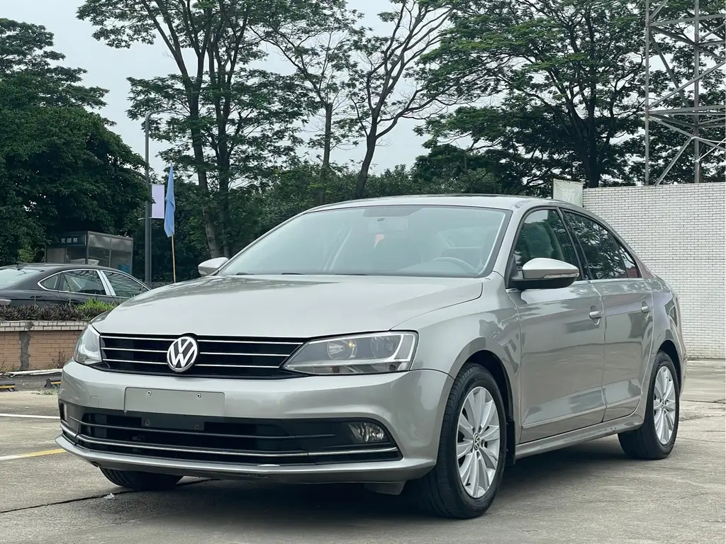 VOLKSWAGEN SAGITAR 2015