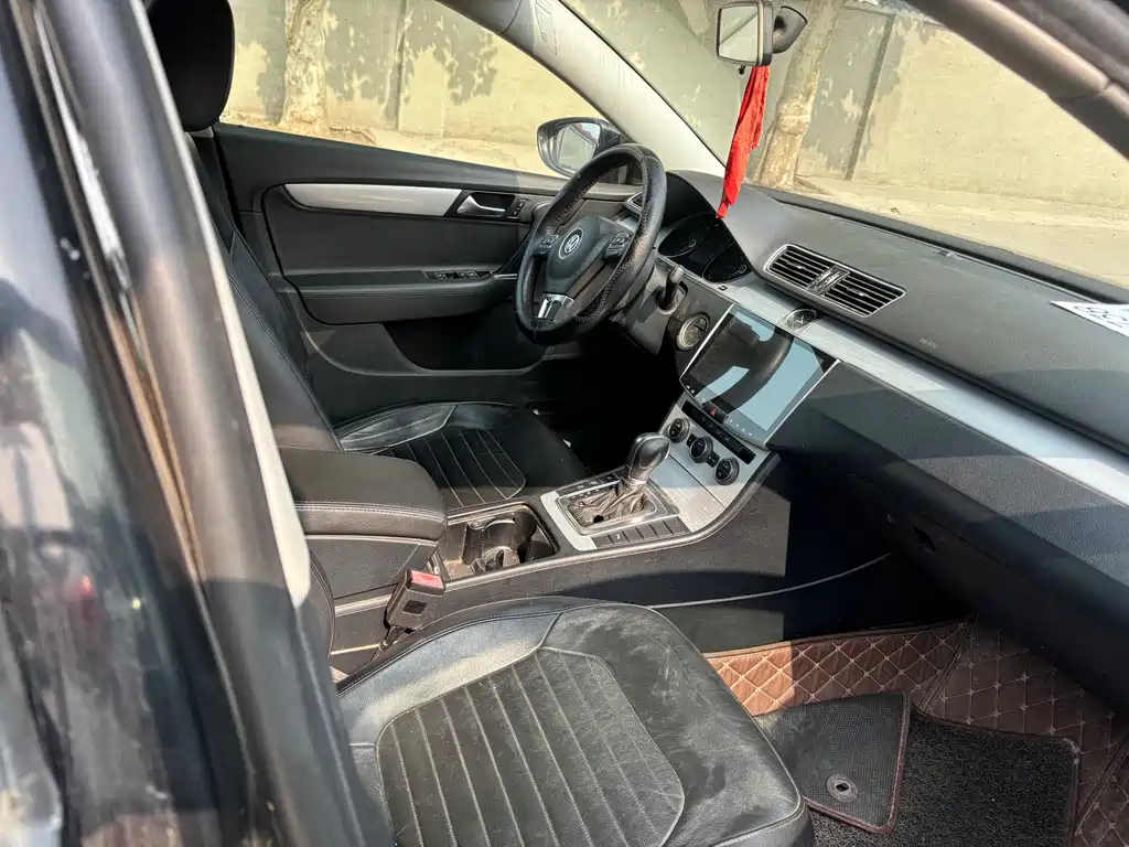 VOLKSWAGEN MAGOTAN 2016