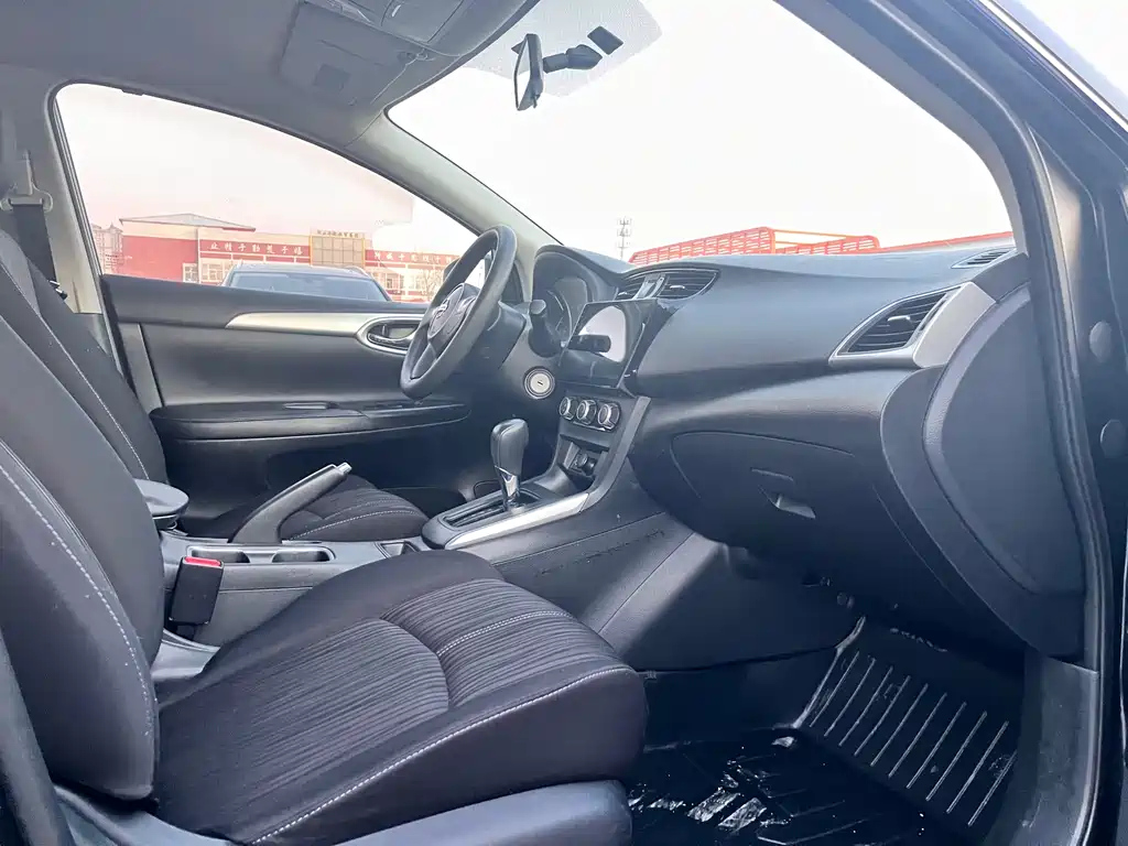 NISSAN SYLPHY 2020