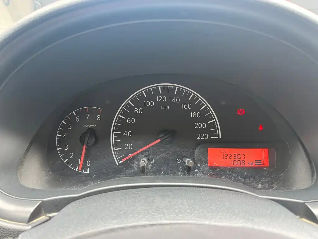 NISSAN SUNNY 2013