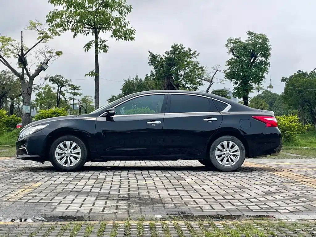 NISSAN TEANA 2018