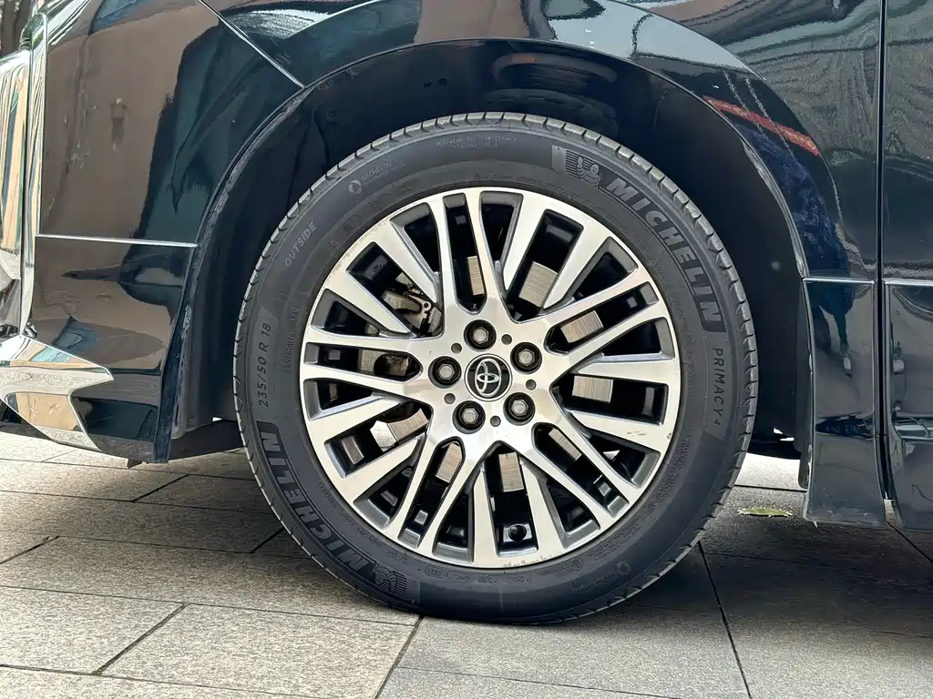 TOYOTA ALPHARD 2017