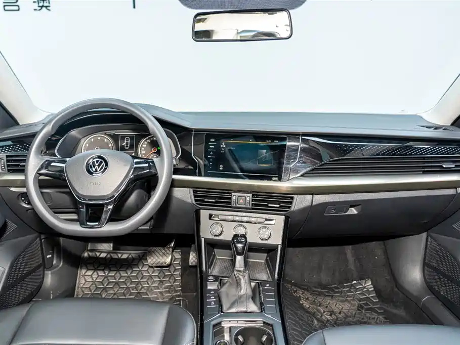 VOLKSWAGEN PASSAT 2022