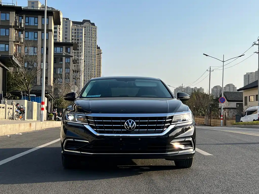 VOLKSWAGEN PASSAT 2021