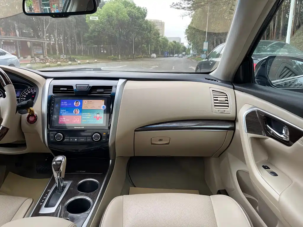 NISSAN TEANA 2015