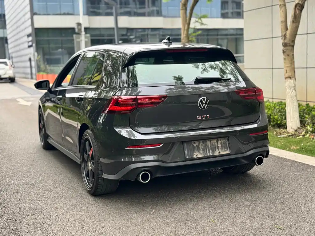 VOLKSWAGEN GOLF GTI 2021