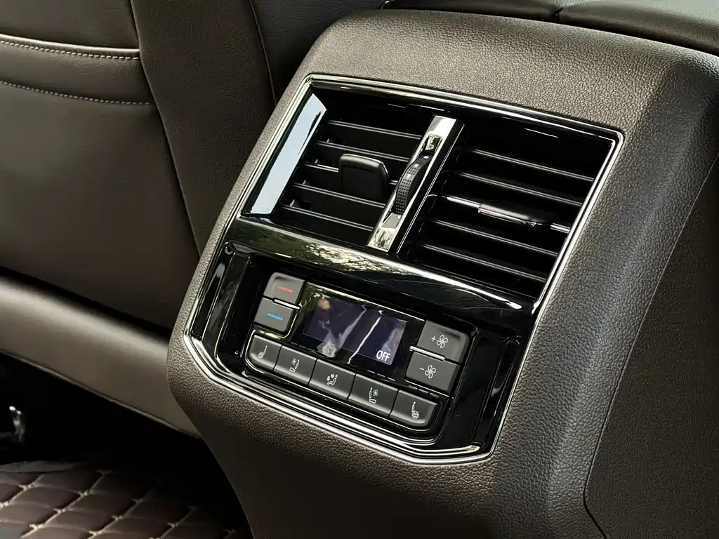 VOLKSWAGEN VILORAN 2023
