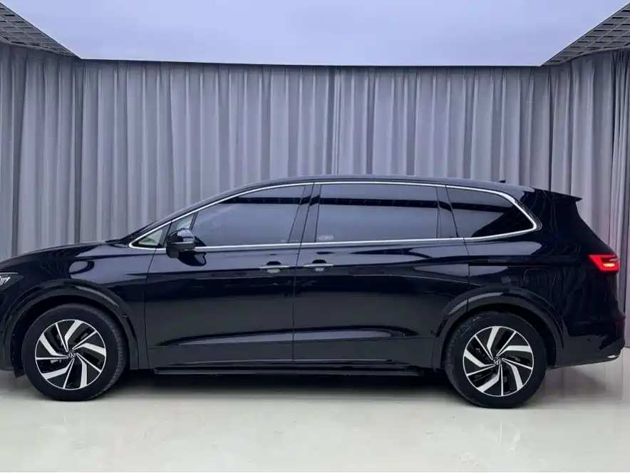 VOLKSWAGEN VILORAN 2023