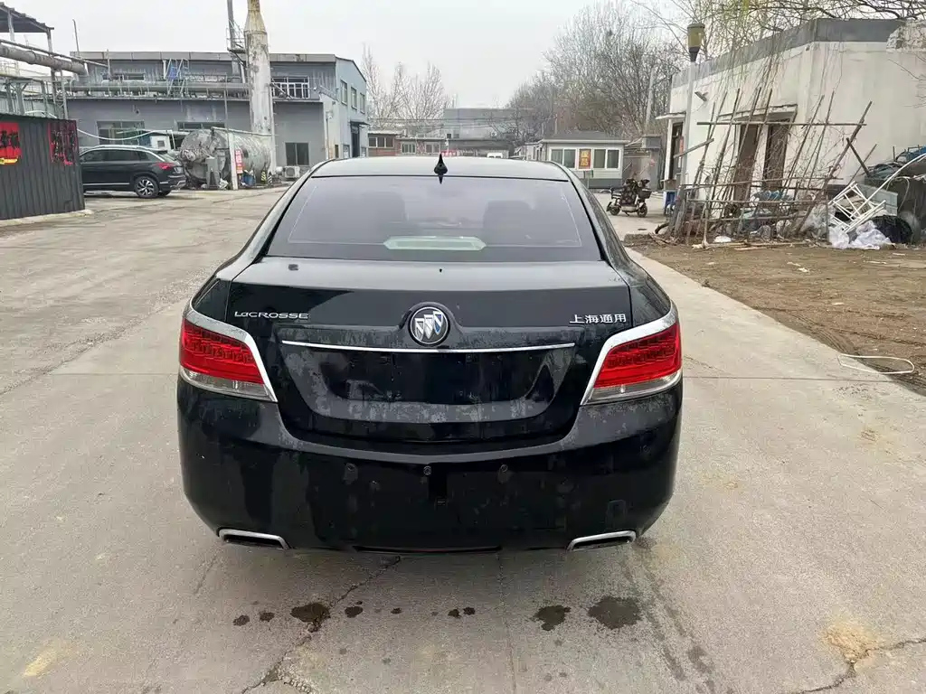 BUICK LACROSSE 2010