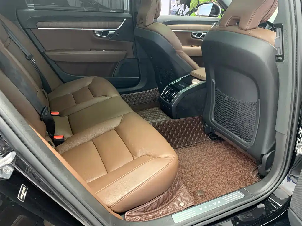 VOLVO S90 2021