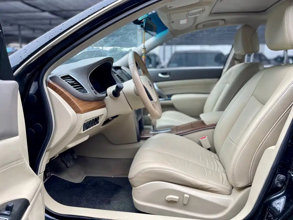 NISSAN TEANA 2011