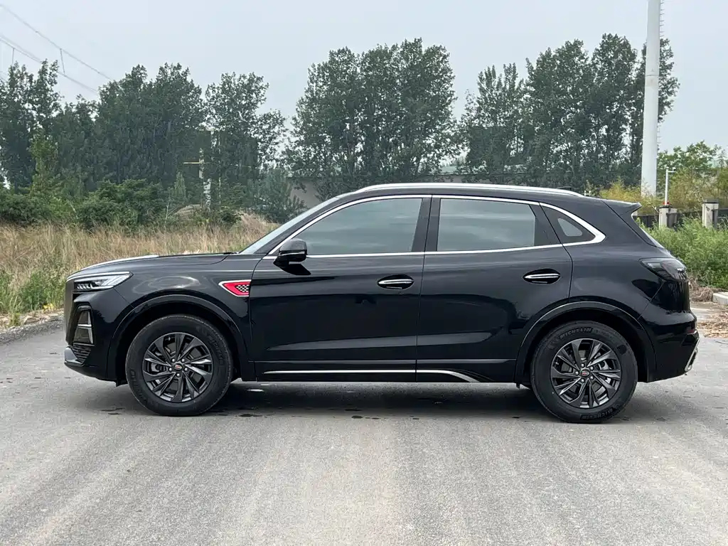 HONGQI HS5 2023