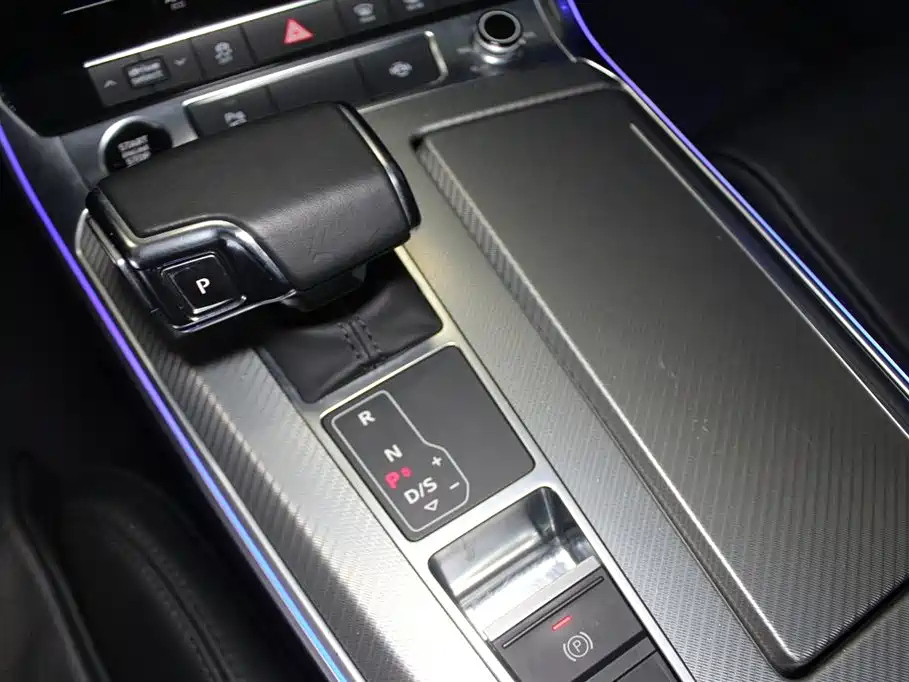 AUDI A6L 2021