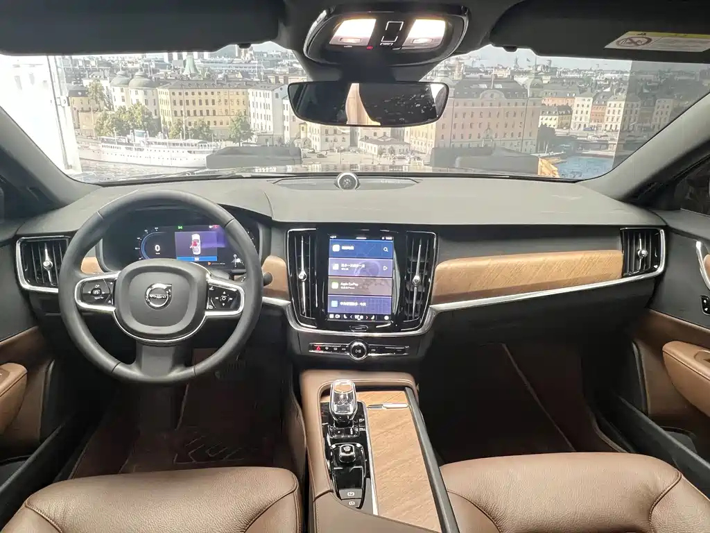VOLVO S90 2024