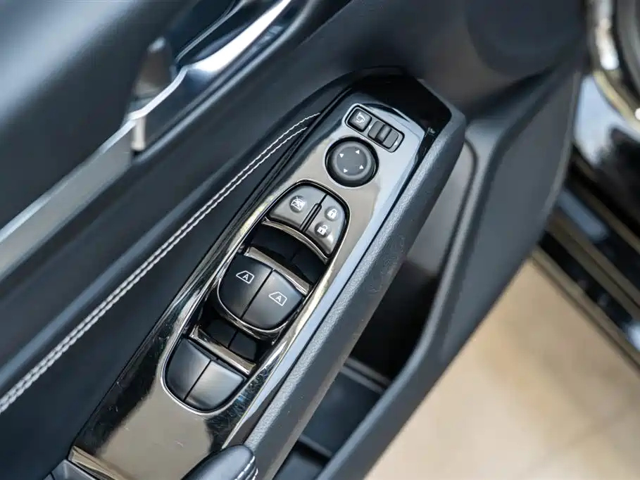 NISSAN TEANA 2022