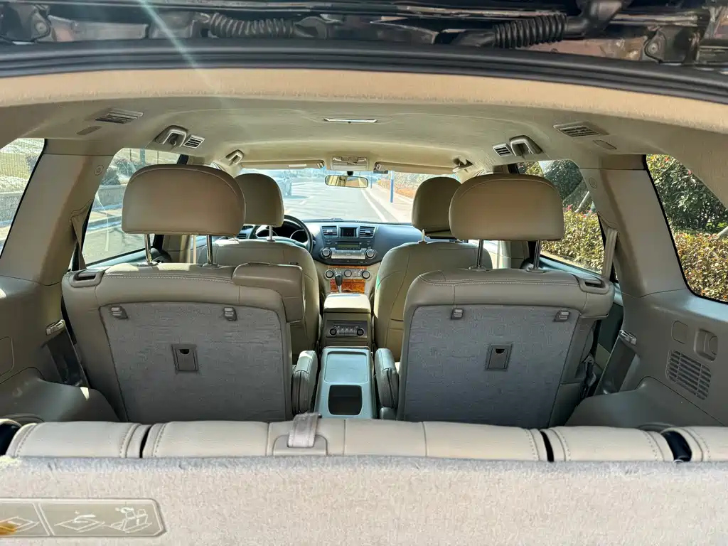 TOYOTA HIGHLANDER 2009