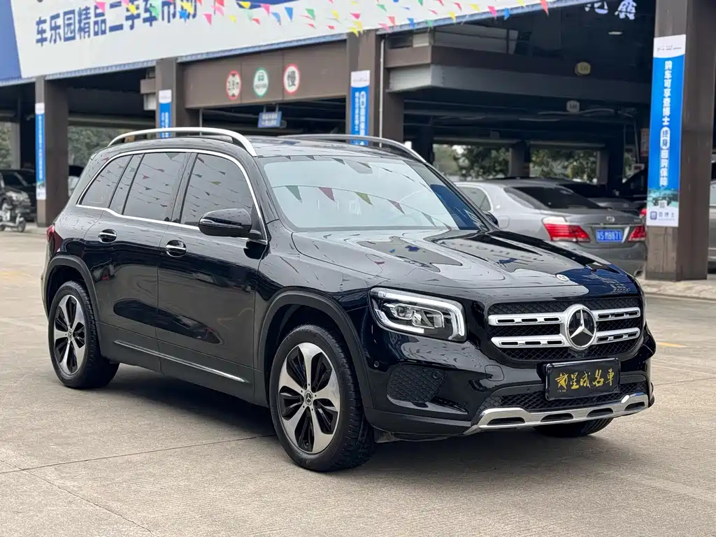 MERCEDES BENZ GLB 2023