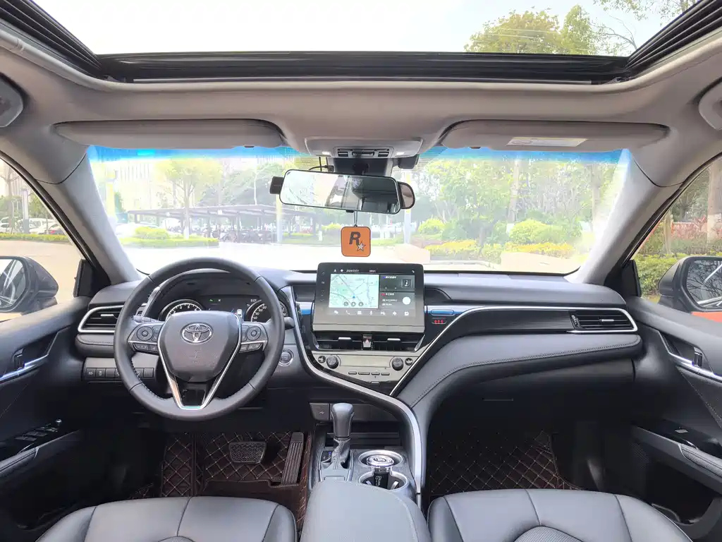 TOYOTA CAMRY 2023